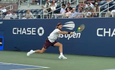 Aποθέωσε το κοινό και... το backhand με το ένα χέρι ο Τσιτσιπάς (vid)
