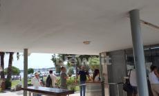 Βουλιαγμένη: Ελεύθεροι ο 76χρονος και η 21χρονη για το θάνατο του 82χρονου μετά τον καυγά για την ξαπλώστρα
