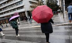 Καιρός σήμερα: Βροχές και καταιγίδες από το μεσημέρι – Πού αναμένονται εντονότερα φαινόμενα