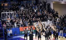 Ο ΠΑΟΚ πανηγύρισε μαζί με τον κόσμο του στη Ρόδο – Το καθιερωμένο σύνθημα μετά το διπλό (pic)