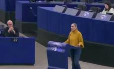 Σάλος με τη Mελέτη: Πυρά από την αντιπολίτευση και «κράξιμο» στα social (vid)