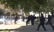 Γιατί διαδηλώνουν οι μαθητές στην Γαλλία; Εκατοντάδες τραυματίες, χιλιάδες συλλήψεις και 900 σχολεία κλειστά (vids)