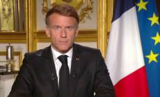 Le Figaro: Υπό ασφυκτική πολιτική πίεση ο Μακρόν μετά τις συγκεντρώσεις, τα επεισόδια και τις λεηλασίες στη Γαλλία