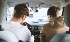 Οι αλλαγές στα διπλώματα οδήγησης: Κάμερες στις εξετάσεις και premium πινακίδες με το ...αζημίωτο