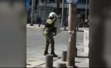 ΕΔΕ για τον ΜΑΤατζή που πέταξε κρότου λάμψης μέσα στο μετρό Ομόνοιας γιατί μπορούσε (vid)