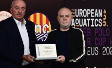 Ο Κυριάκος Γιαννόπουλος βράβευσε τον Μιχάλη Κουντούρη