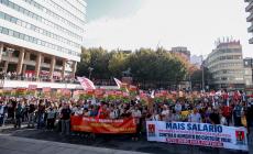 Πορτογαλία: Χιλιάδες διαδηλωτές στο Πόρτο - Σκηνές στις πλατείες για το δικαίωμα στη στέγαση