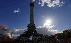 Γαλλία: Πλημμυρίζουν οι δρόμοι από διαδηλωτές - Αλλαγή τοποθεσίας συγκέντρωσης στο Παρίσι