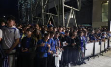 «Δεν σταματώ να τραγουδώ ποτέ»: «Ντελίριο» στην άφιξη της Εθνικής στην Τούμπα! (vid)
