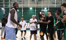Παναθηναϊκός: Τούρτα - έκπληξη στον Γκραντ για τα γενέθλιά του (vid)