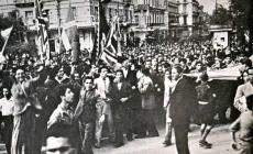 Ένα πρωινό Πέμπτης ο κόσμος γέμιζε τους δρόμους της Αθήνας - Το τέλος της γερμανικής κατοχής