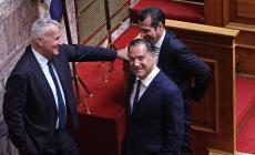 Το AI που δουλεύει για τον Μητσοτάκη και η... κυβέρνηση του Καρατζαφέρη