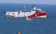 Οι κινήσεις του Ορούτς Ρέις: Συνοδεύεται από τρία ερευνητικά πλοία