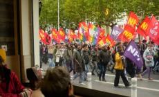 Εκατοντάδες χιλιάδες στους δρόμους της Γαλλίας: Επεισόδια και τουλάχιστον 1.000 συλλήψεις