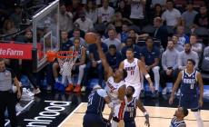 NBA Top 10: Το θηριώδες κάρφωμα του Αντετοκούνμπο στο Νο. 1 (vid)