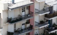 Μισθοί που δεν φτάνουν για το ενοίκιο: 71% των πολιτών με λιγότερα από 1.000€ στην τράπεζα