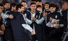 Αργεντινή: Η αποθέωση στο πούλμαν και τα συνθήματα για τον Μέσι (vid)