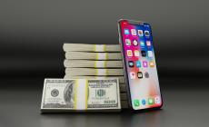 Η Samsung μπροστά από την Apple αλλά ιστορική πτώση στην αγορά των smartphones