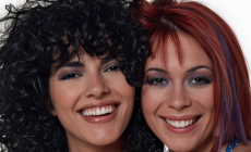 21 χρόνια μετά τους «S1ngles»: Η τηλεοπτική «Λίλα» επιστρέφει αγνώριστη στην ΕΡΤ – Η απίθανη μεταμόρφωσή της (Pics)