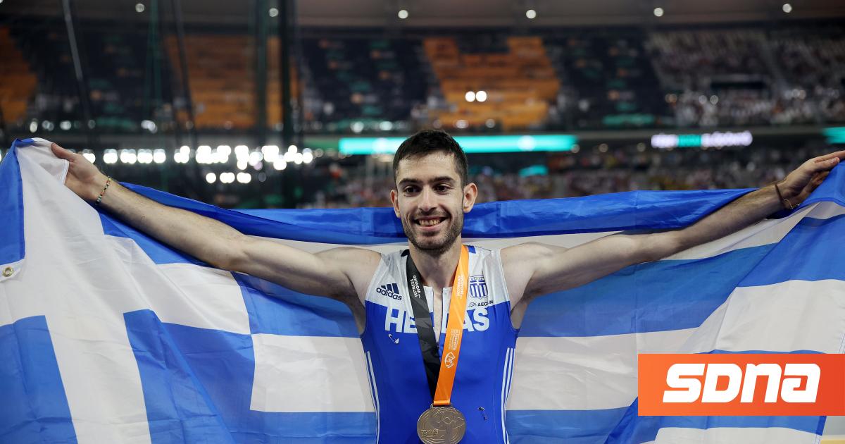 3937027.jpg?itok=8SWk3c6L